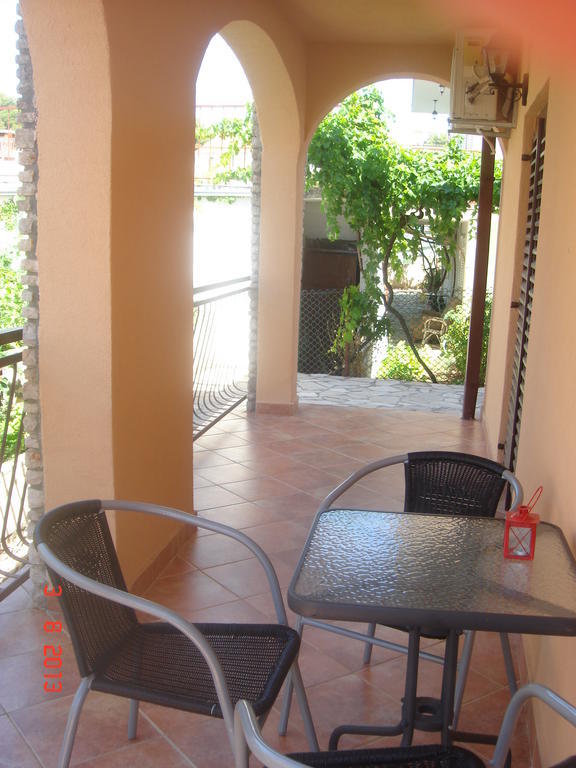 Apartments Renata Примоштен Номер фото