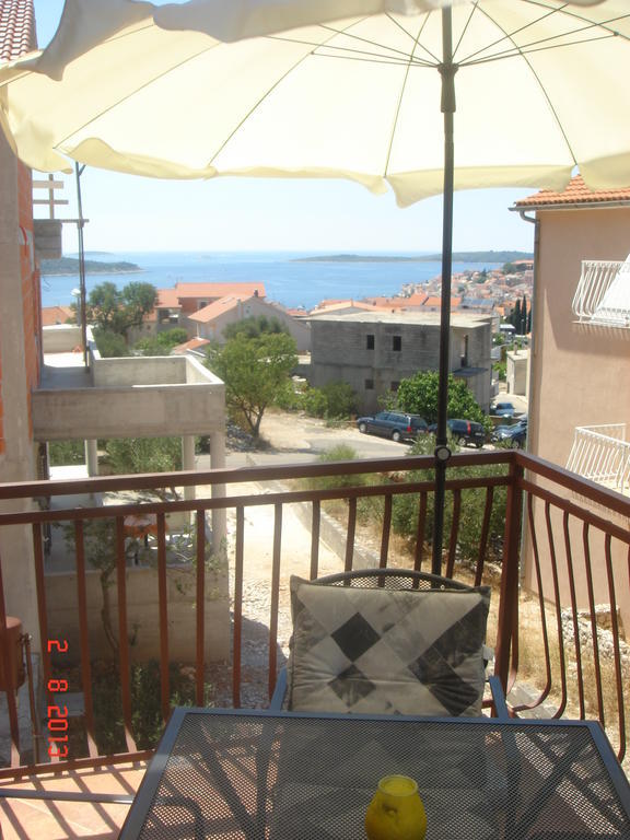 Apartments Renata Примоштен Экстерьер фото